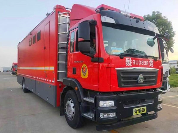 Sinotruk Sitrak 4X2 Direct Drinking Water Purifier Truck