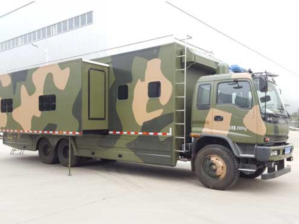 6x4 Isuzu 28-32 person wilderness camping vehicle