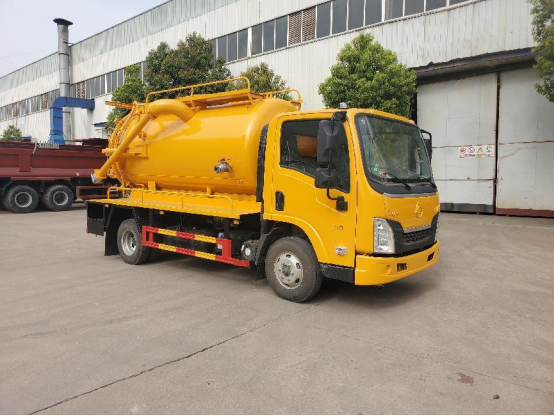 Liuqi 6m³ cleaning and suction truck