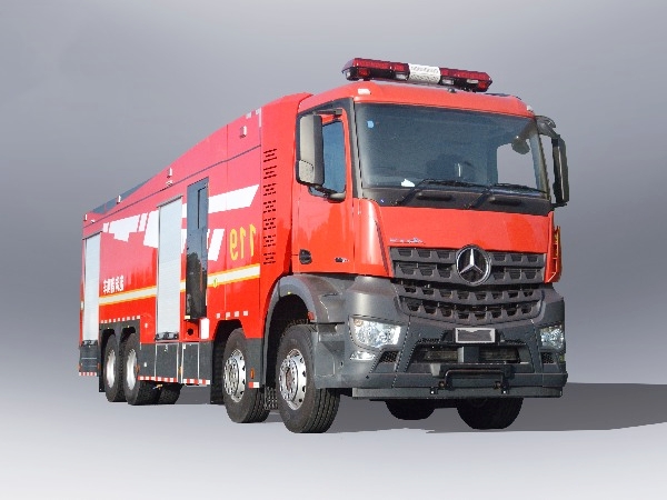 8X4 Mercedes Benz 18 ton water tank fire truck