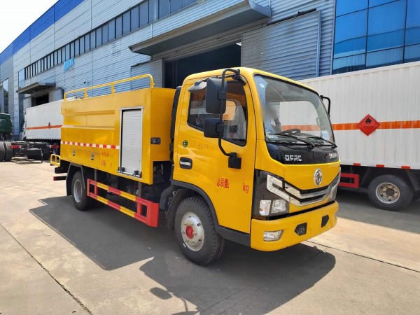 Dongfeng D6 4x2 Road Maintenance Vehicle