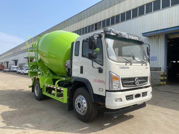 4X2 Dayun Yuntu 7m³ Concrete Mixer Truck