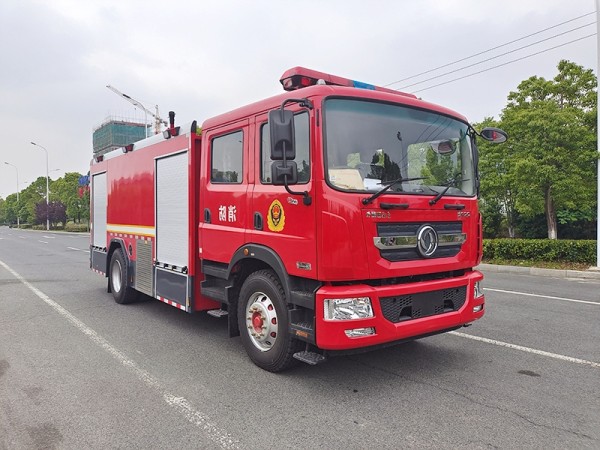 Dongfeng D9 4x2 6-ton foam fire truck