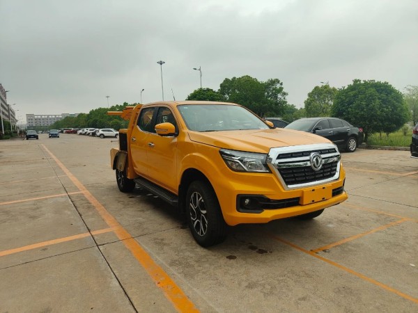 Dongfeng heavy-duty pickup truck obstacle clearing vehicle