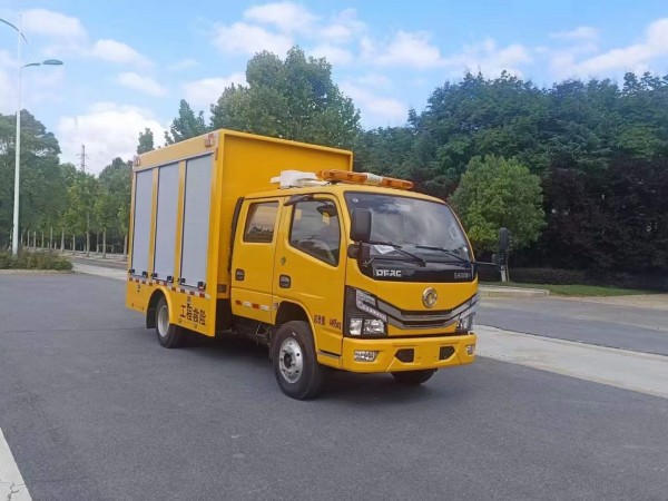 Dongfeng D6 double-row-seat engineering rescue vehicle