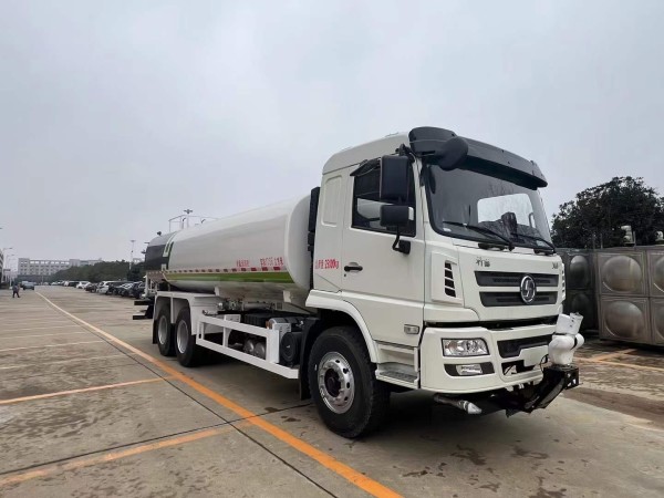 Shacman X6 6x4 watering truck