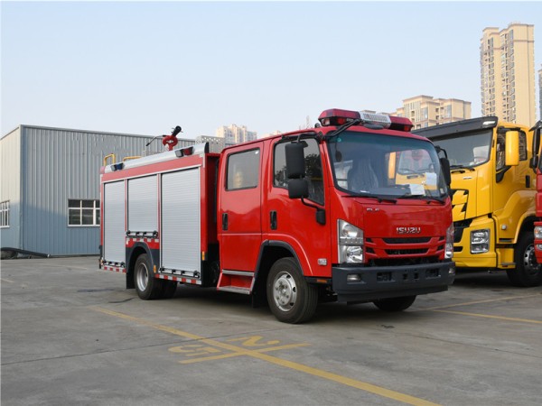 Qingling Isuzu 4t foam fire truck 