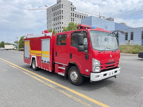 ISUZU 3.5-ton foam fire truck