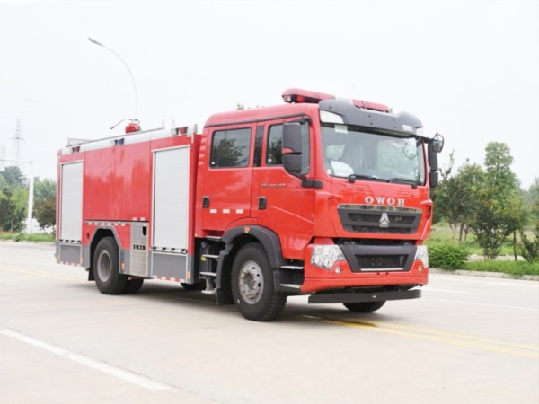 Sinotruk Howo 8-ton foam fire truck